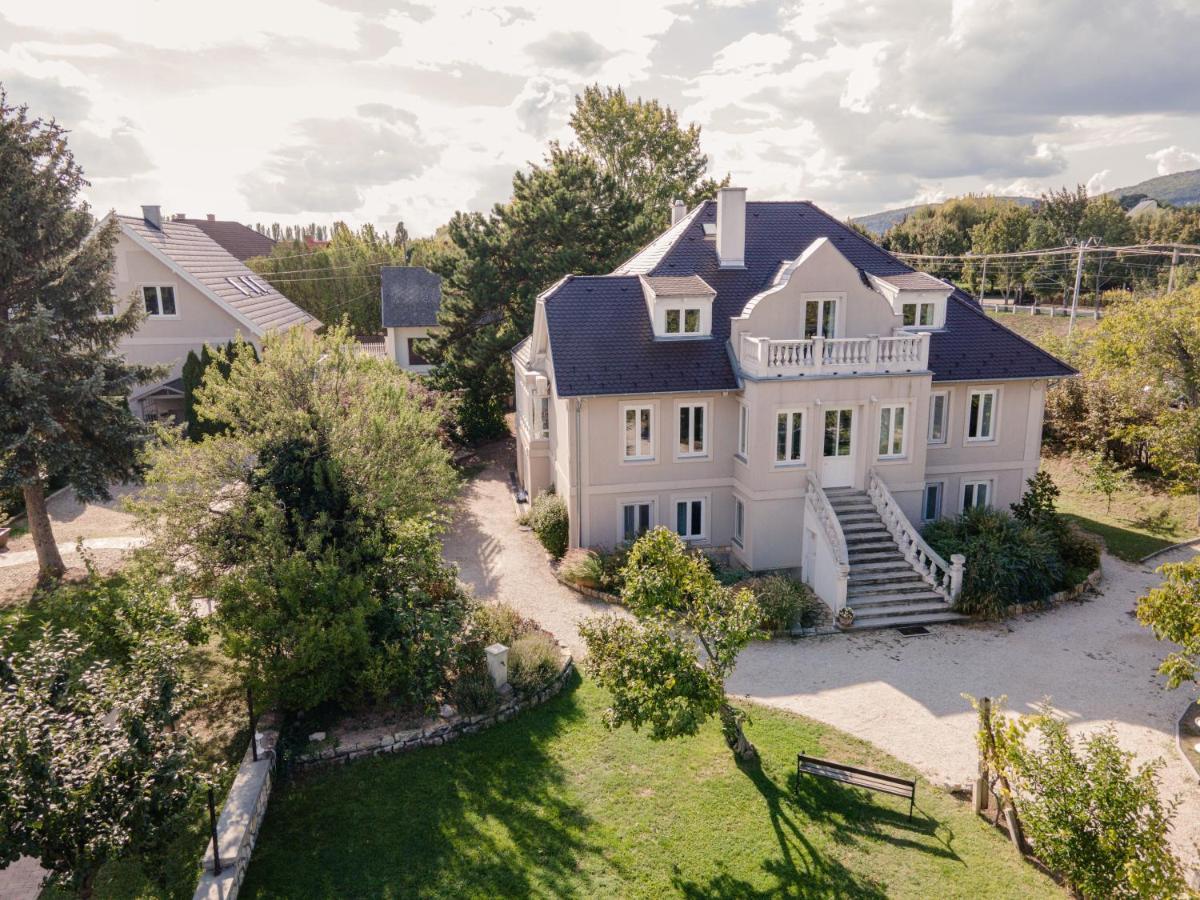 Manor Apartments, Чопак Экстерьер фото