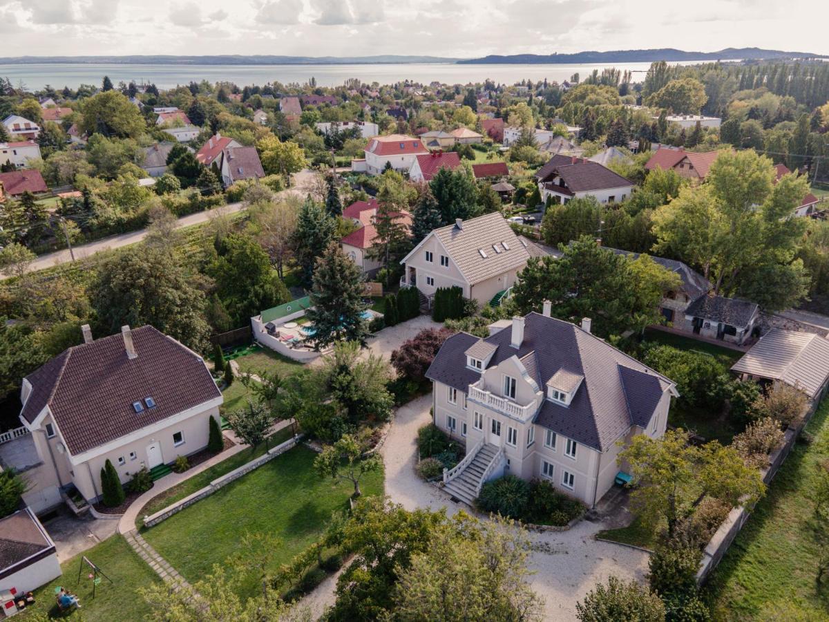 Manor Apartments, Чопак Экстерьер фото