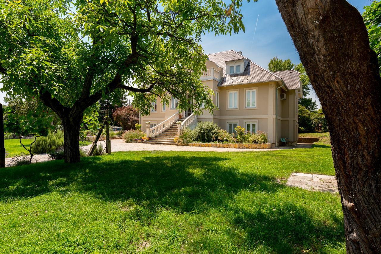 Manor Apartments, Чопак Экстерьер фото