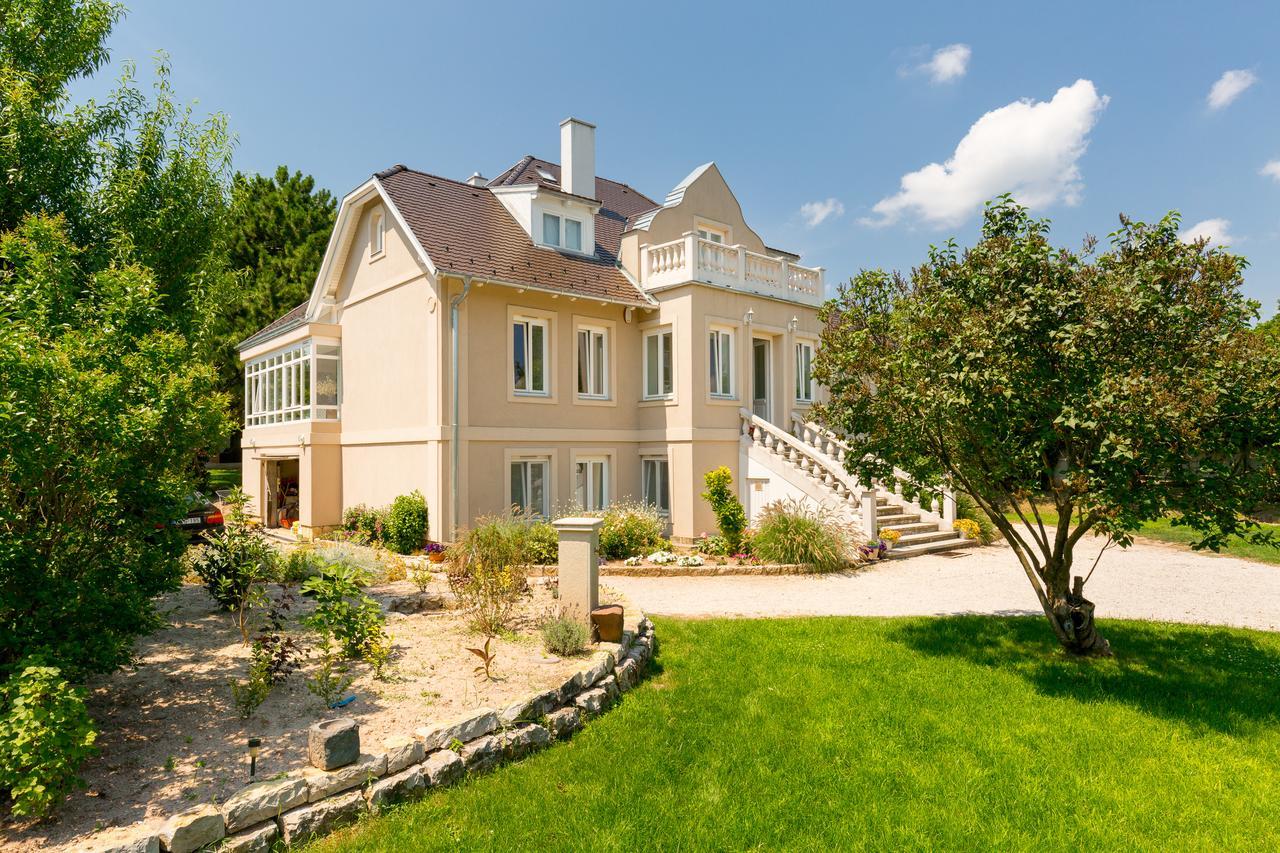 Manor Apartments, Чопак Экстерьер фото